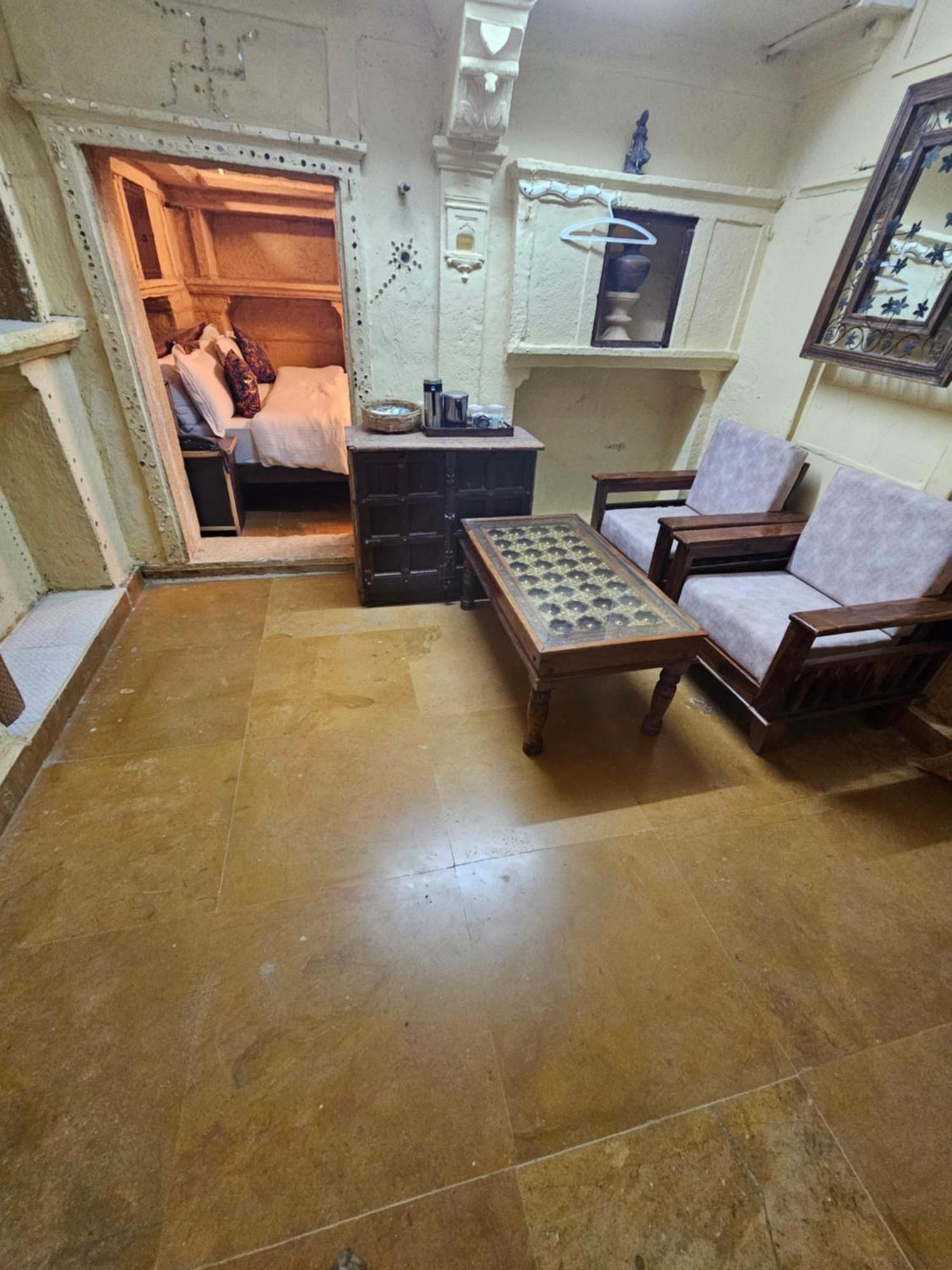 Desert Haveli Guest House 자이살메르 객실 사진